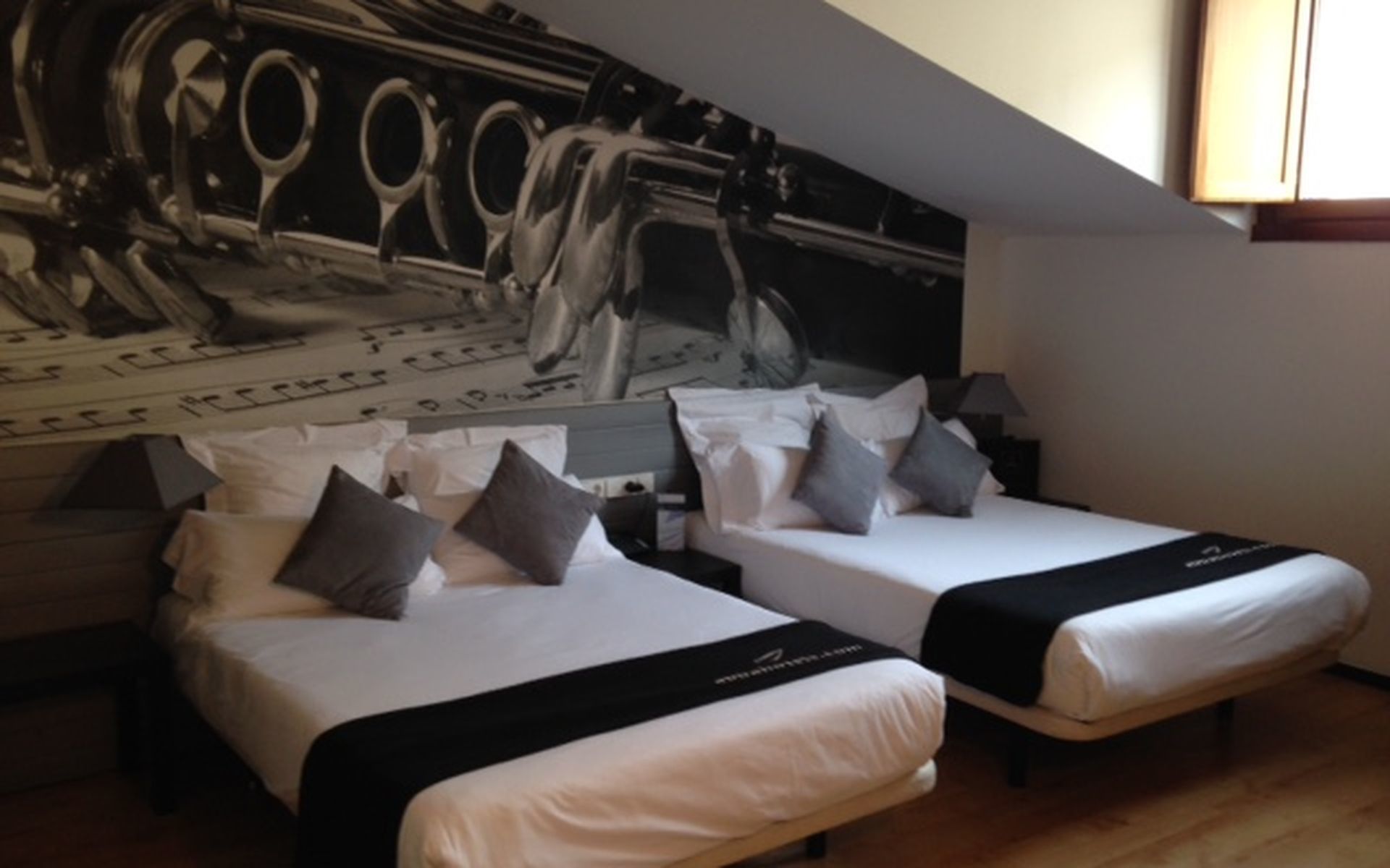 Abba Jazz Hotel Vitoria Esterno foto