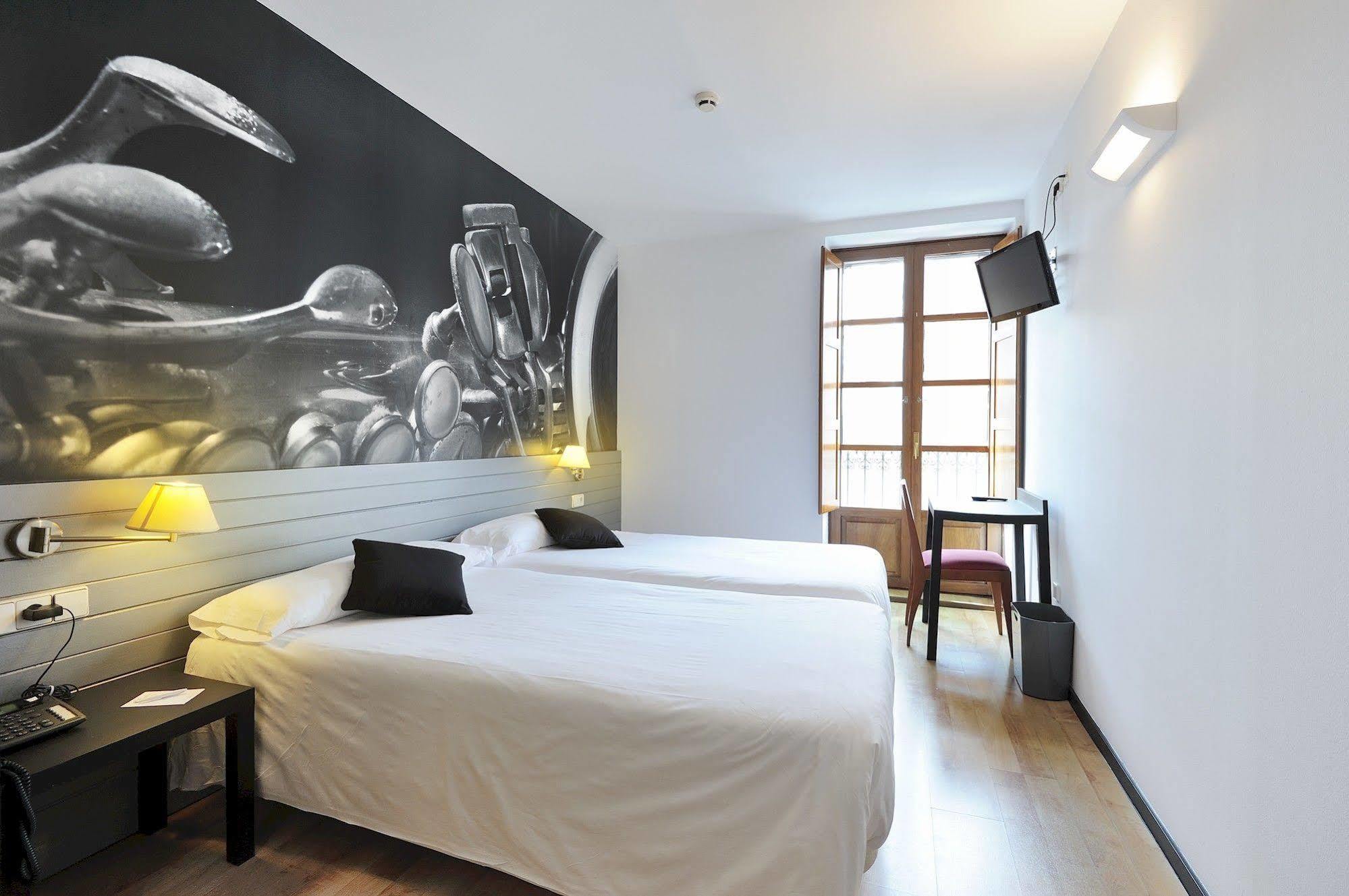 Abba Jazz Hotel Vitoria Esterno foto